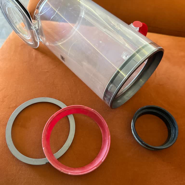 Dyson V11 Toz Haznesinin Lastikleri Çıktı Ve Takılmıyor