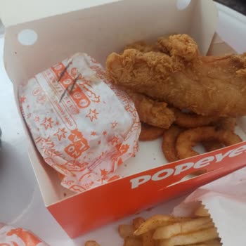 Popeyes'ta Küçük Hamburger Fiyaskosu