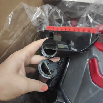 Bissell Halı Yıkama Makinemin Başlık Bağlantı Yeri Kırıldı