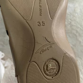 Alınan Ceyo Terlik İkinci Günü Dökülmeye Başladı