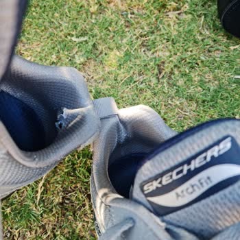 Skechers Malının Arkasında Durmuyor!