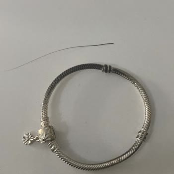 Pandora Mücevher Bilekliğim Kullanamama Rağmen Simsiyah Oldu