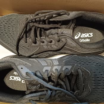 Asics Marka Spor Ayakkabı Tabanı Jilet Gibi Kayıyor
