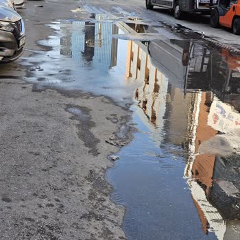 İzmir Büyükşehir Belediyesi Boru Patlağı Boşa Su Akması