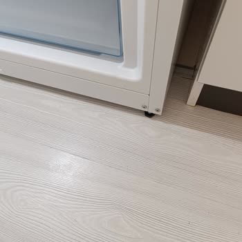 Bosch Fabrikasyon Yamuk Vidalı Buzdolabı!