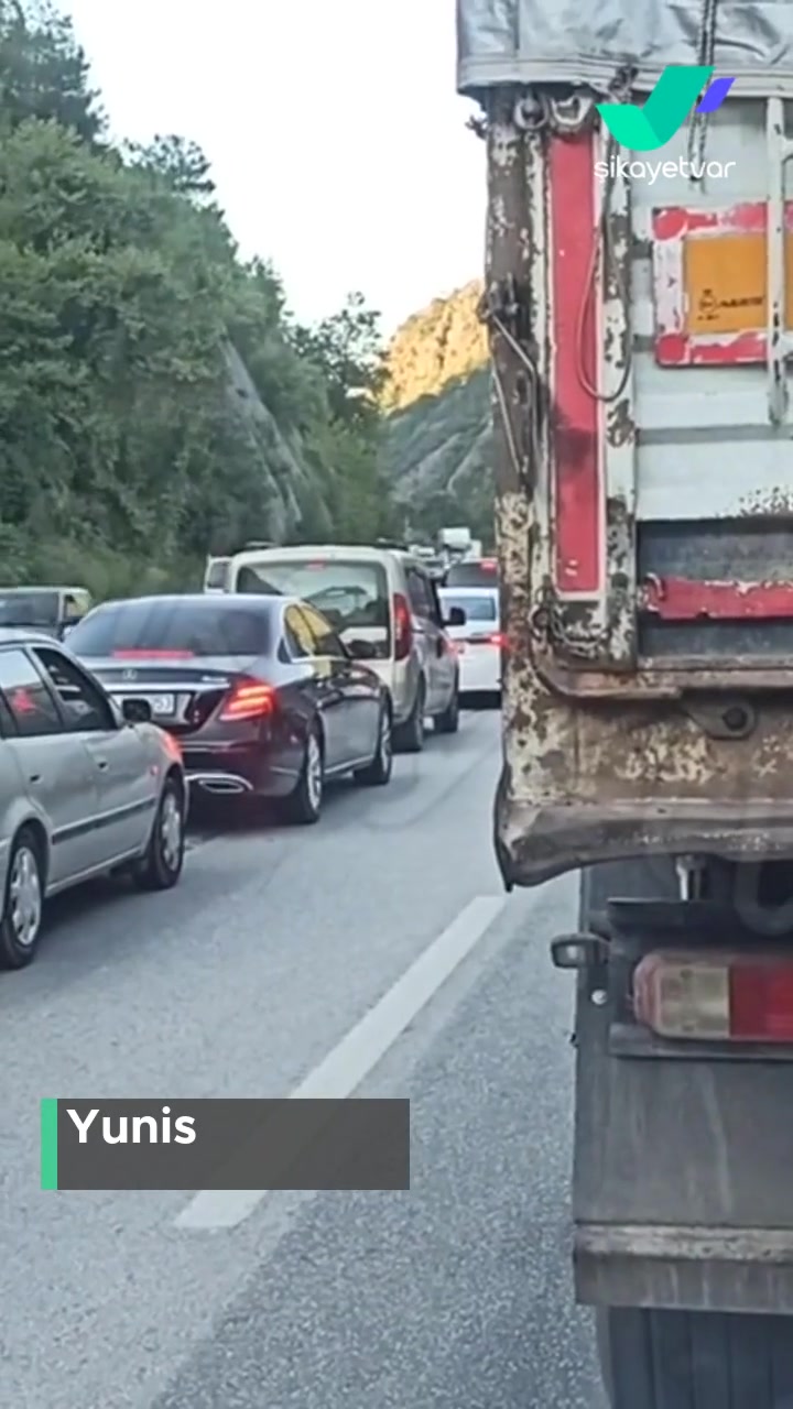 Ulaştırma Ve Altyapı Bakanlığı Bu Trafiğe Bir Çözüm Bulunsun Lütfen! videonun kapak resmi