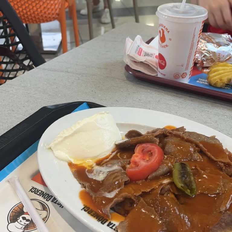 Usta Dönerci Markantalya AVM'de Hayal Kırıklığı Yaşatan İskender Deneyimi
