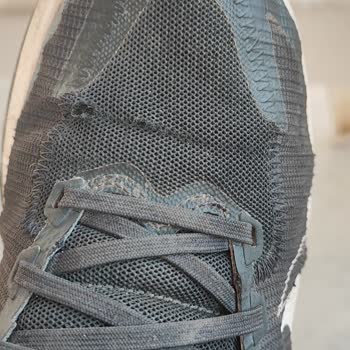 Deichmann Nike Ayakkabı Üst File Kısmında Yırtılma