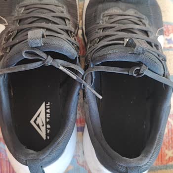 Nike Ayakkabı Üst Kısmanda Yırtılma
