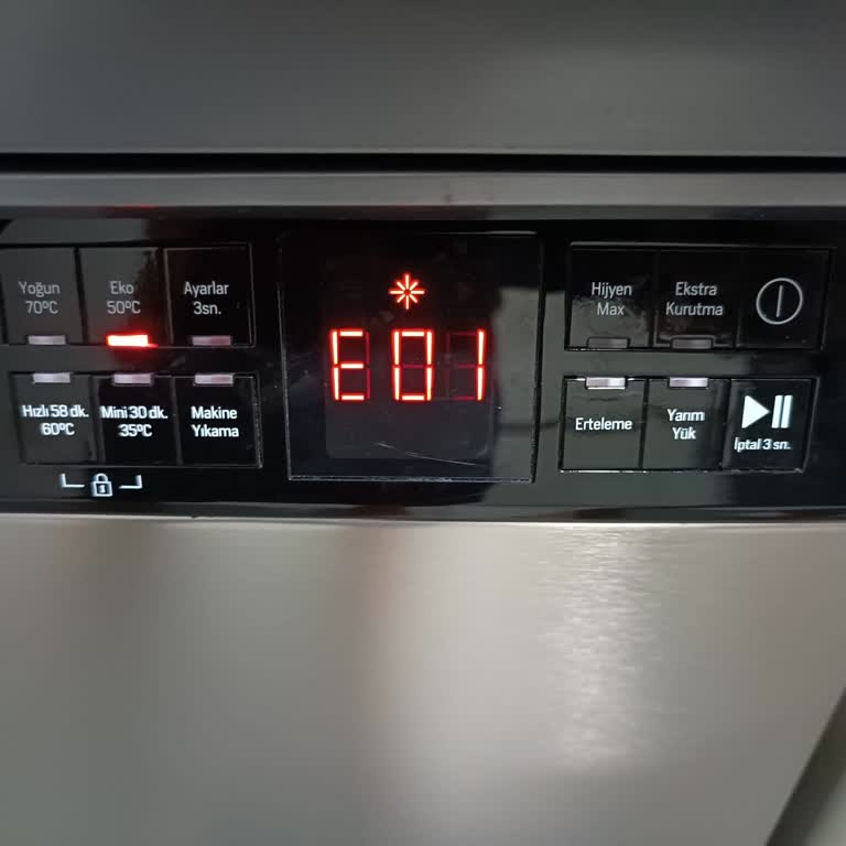 Arçelik Bulaşık Makinesi E01 Hatası ve Su Baskını Sorunu