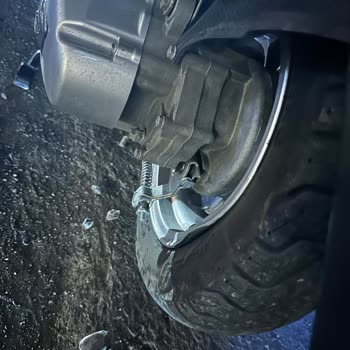 İBB - İstanbul Büyükşehir Belediyesi Bozuk Yol Nedeni İle Motorum Hasar Gördü