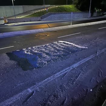 İBB - İstanbul Büyükşehir Belediyesi Bozuk Yol Nedeni İle Motorum Hasar Gördü