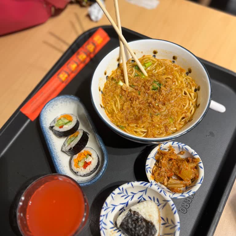 Miso Ramen Sağlığımı Tehlikeye Atan Tavuklu Onigiri Deneyimi