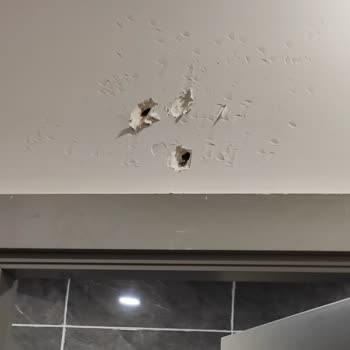 Baymak Klima İçin Gelen Teknisyenlerin Duvarı Parçalaması