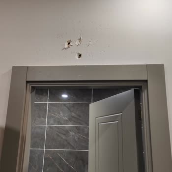 Baymak Klima İçin Gelen Teknisyenlerin Duvarı Parçalaması