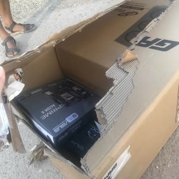 Yurtiçi Kargo Akademi Yurtiçi Şubesi Kargomu Patlatmış