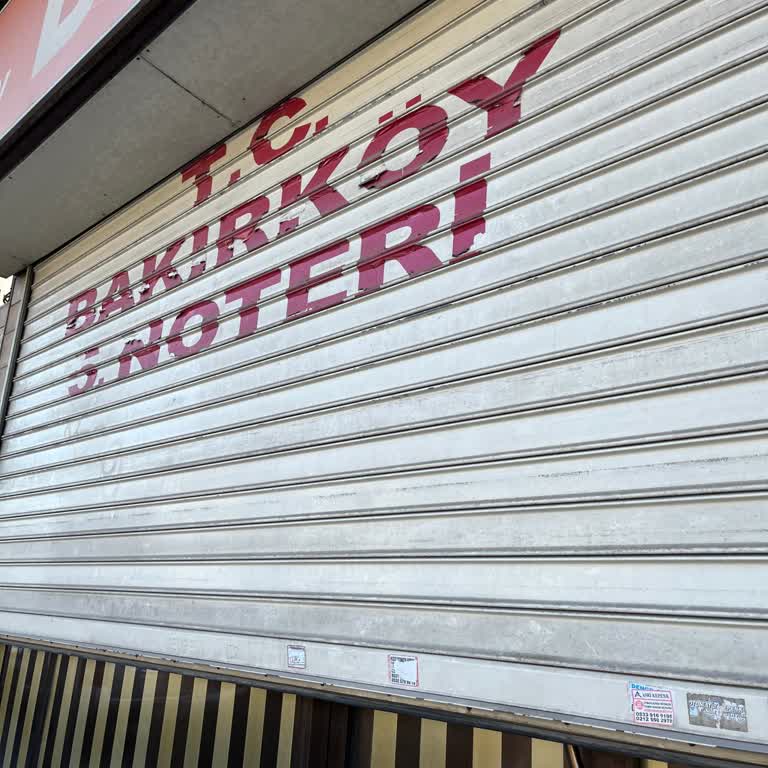 Bakırköy 5. Noterliği Bakırköy 5. Noter 8.30 Da Açılmasına Rağmen Kapıları Açmıyor