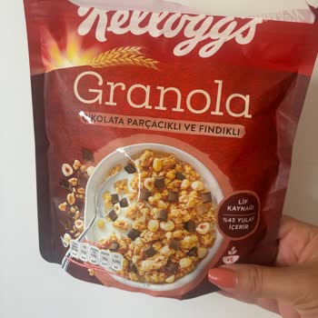 Kellogg's Granola Paketinden Çıkan Böcek...
