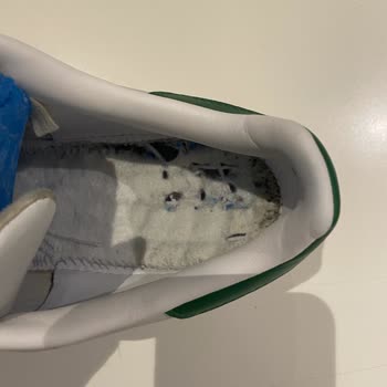adidas Stan Smith Ayakkabıda Daha Birkaç Kullanımda Tabanda İçten Göçme.