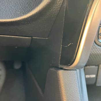 Toyota Auris Multimedya Ve Ön Konsol Çatlama Sorunu