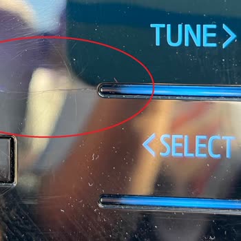 Toyota Auris Multimedya Ve Ön Konsol Çatlama Sorunu