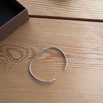 Mute Jewelry Kelepçe Diye Yamuk Yumuk Bir Metal Parçası