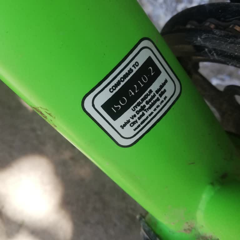 Salcano Bisikletin Tutma Kulpları Parçalandı Ve Vites Yerleri Paslandı