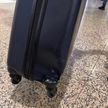 Fly Dubai: Поврежденный чемодан на рейсе Стамбул-Дубай