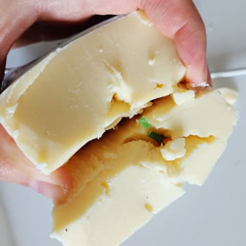 Ayça Süt Ürünleri Marketten Alınan Peynirde Plastik Parça Bulundu