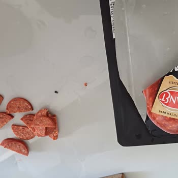 Danet Fermente Sucuk İçinden Çıkan Cisim? Acaba Nedir Nedir 🥴