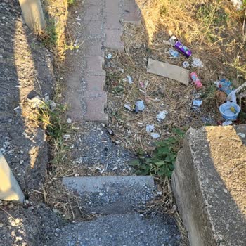 Menderes Belediyesi Tahtalı Köprüsü Yaya Geçidi Sorunları