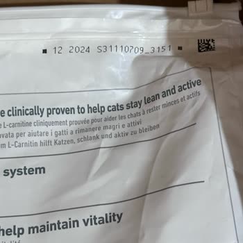 Pazarama'dan SKT'sine Az Süre Kalmış Ve Yırtık Gelen 10 Kg'lik Mama