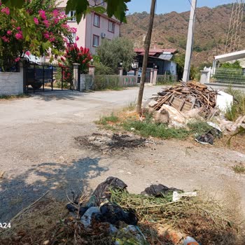 Ortaca Belediyesi Çöp Konteyneri Eksikliği Ve Toplanmayan Çöpler