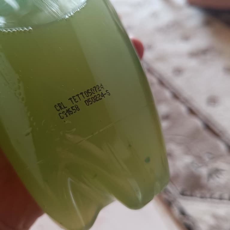 Schweppes Limonlu İçecekten Parçacık Çıktı