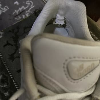SuperStep Kısa Sürede Yırtılan New Balance Ayakkabılar