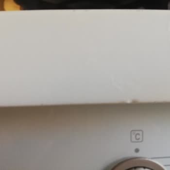 Belenco Mutfak Tezgahı 6 Ayda Çatlaklar Kırıklar Oluştu.
