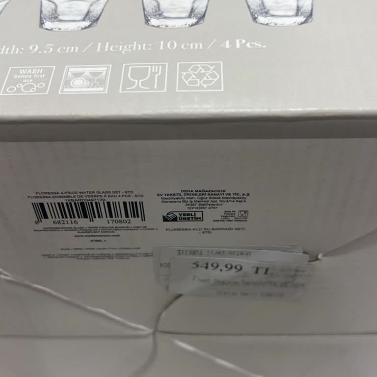 Madame Coco Çöpe Atılan Su Bardakları