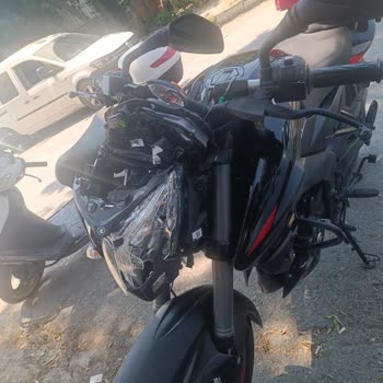 Bajaj Pulsar NS200 Ug