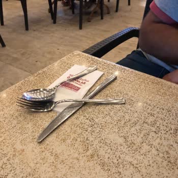 Özcanlar Köfte Kişiye Göre Muamele.