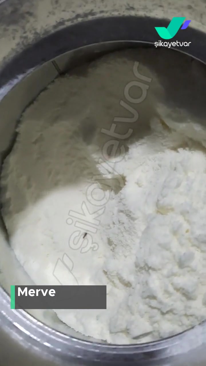 Sma Mamada Canlı Böcek videonun kapak resmi