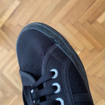 Superga Yırtılma Ve Efsi'nin İlgisizliği