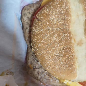 Burger King Buca Tınaztepe Şubesinin Bozuk Ürün Göndermesi