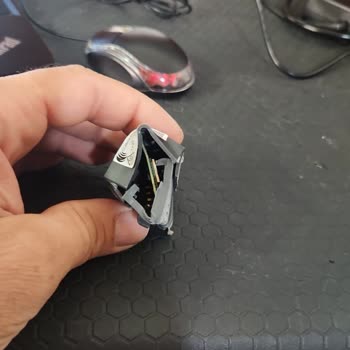 Aras Kargo Tasıma Sırasında Kırdığı Ürün
