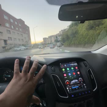 Ford Tesla Ekran İstop Etikten Sonra Ekran Kapanmıyor