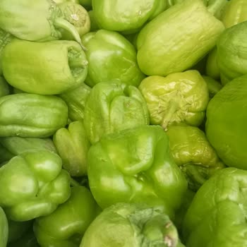 Şok Market Manav Reyonunda Çürük Sebze Ve Meyveler