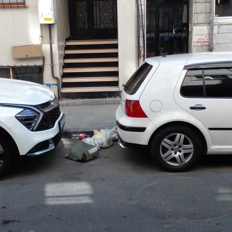 Şişli Belediyesi Sokağa Atılan Çöpler