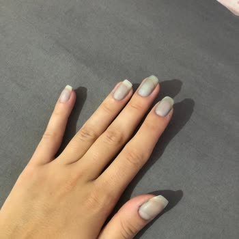 Watsons'tan Aldığım Oje Tırnağımda Kötü İzler Bıraktı