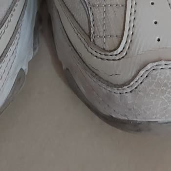 Skechers Ayakkabımın Birkaç Ayda Yıpranması, Hatayı Üstlenmeyen Firma