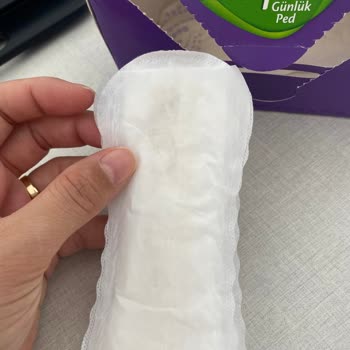 Molped Günlük Pedde Sert Bir Yapışkan Cismin Çıkması