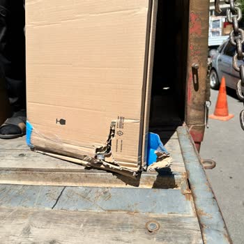 IKEA'dan Aldığım Kitaplıklar Sürekli Kırık Geliyor